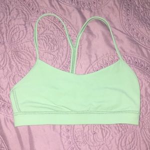 Lululemon Flow Y bra size 6 in mint green in Nulu
